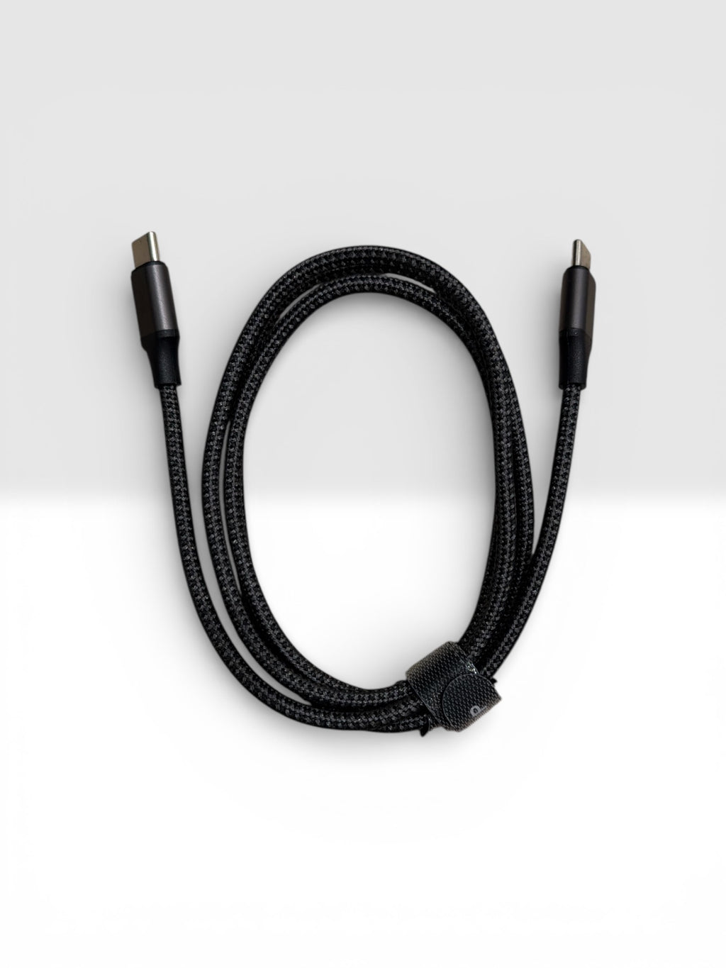USB-C to USB-C cable (1m)